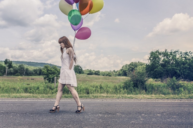 woman-street-walking-girl_1_1.jpg