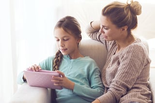 Mum-daughter-ipad