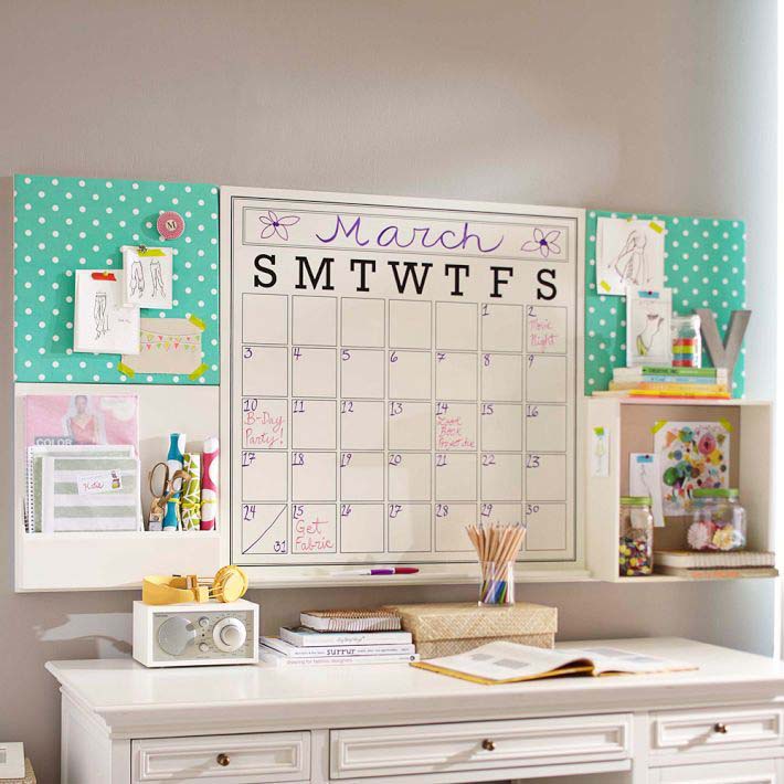 School_calendar_on_wall